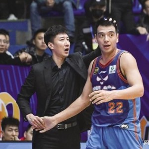 九游体育APP-56比98惨败42分！辽篮苦主惨遭18连败：主教练顶不住申请下课？