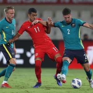 九游体育娱乐-李铁终于试出最理想阵容？国足面貌一新挺到最后